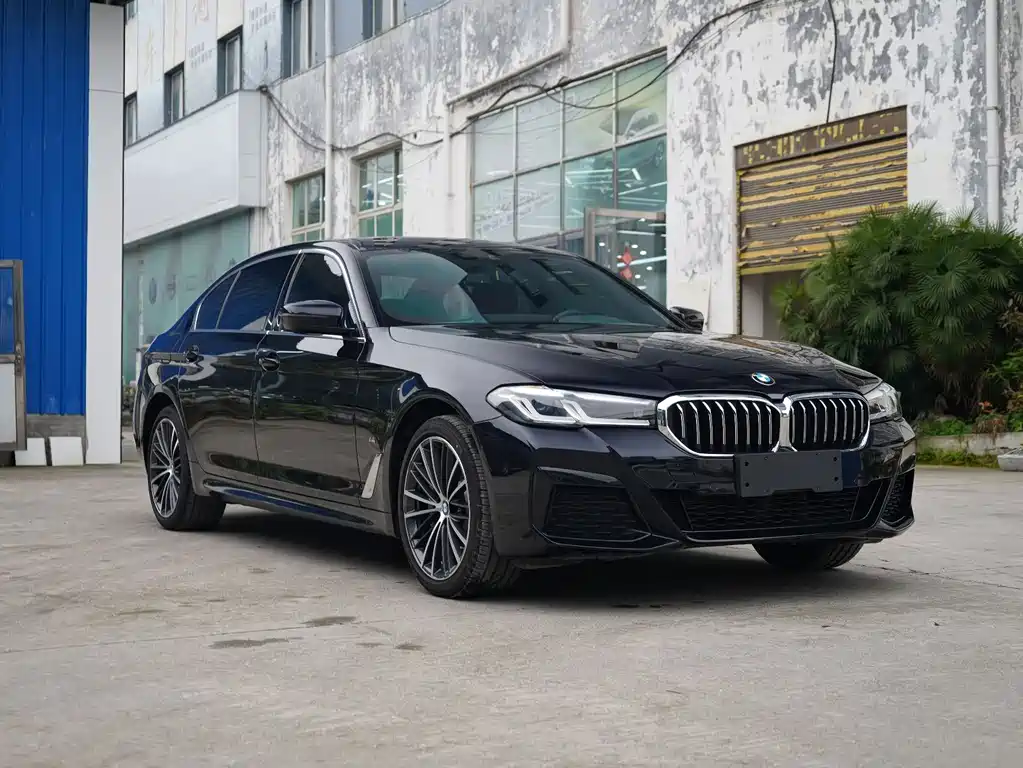 BMW 5 Series 2023 facelift 530Li leading M sports package купить на сайте DeffCars