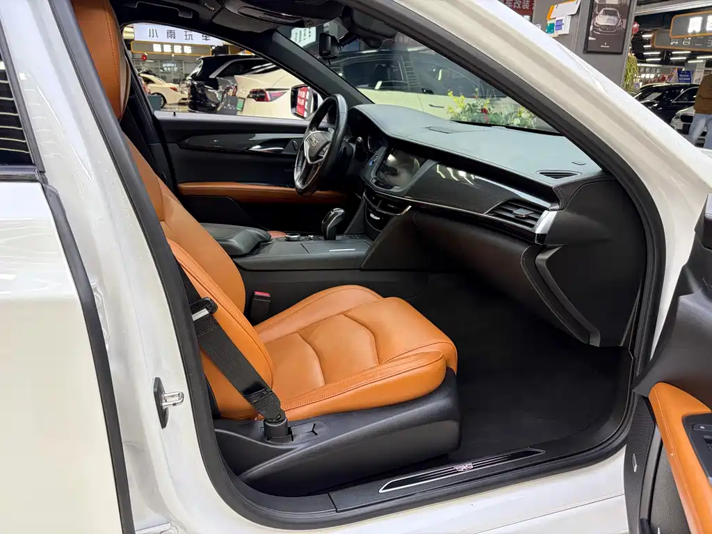 Cadillac CT6 2019 28T luxury model купить на сайте DeffCars