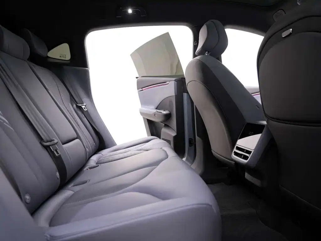 Xpeng G7 2025 Model 702 Super Long Battery Life Max купить на сайте DeffCars