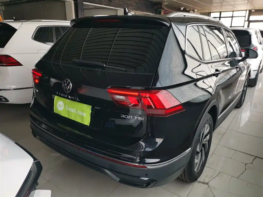 Tiguan L 2025 Outstanding Model 300TSI Automatic Two-wheel Drive Dragon Edition купить на сайте DeffCars