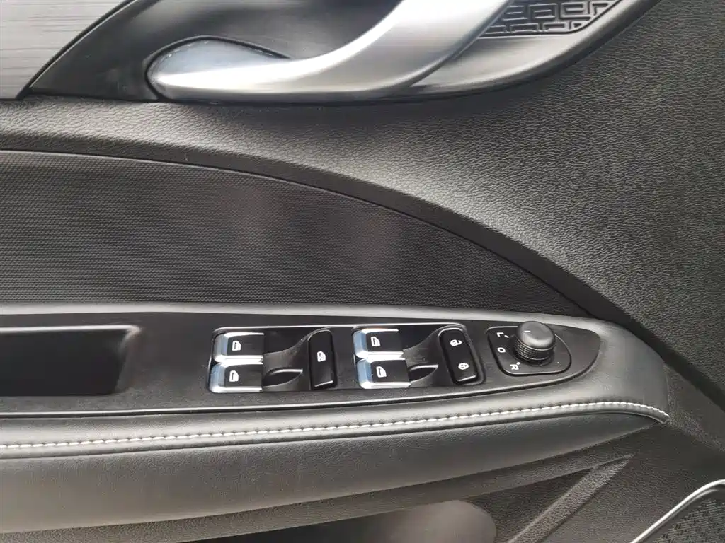 Emgrand 2021 UP 1.5L manual luxury model купить на сайте DeffCars