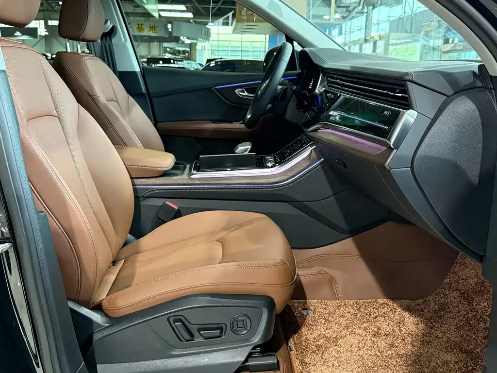Audi Q7 2025 55 TFSI quattro S line sports купить на сайте DeffCars
