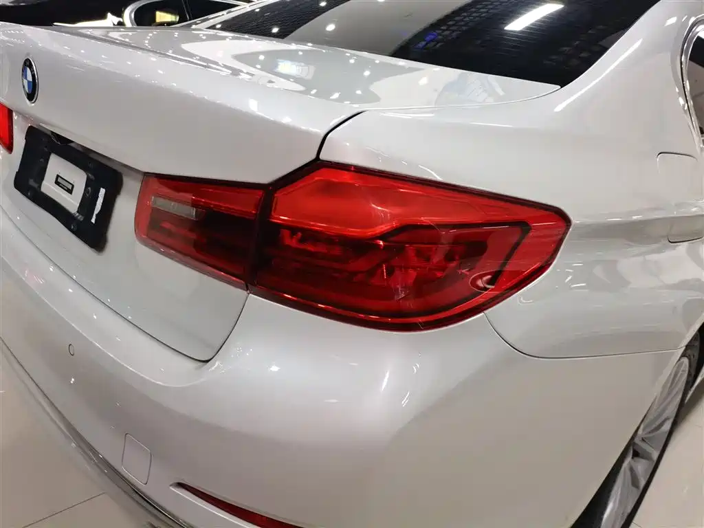 BMW 5 Series New Energy 2020 Mileage Upgraded Version 530Le Pioneer Version купить на сайте DeffCars