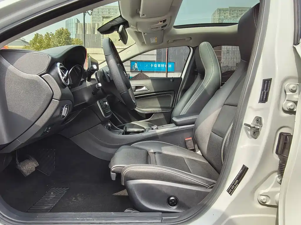 Mercedes-Benz GLA 2017 GLA 200 Fashion Model купить на сайте DeffCars