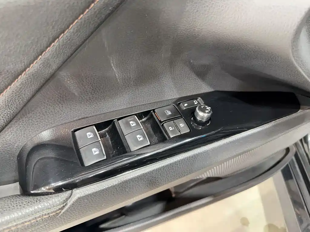 Camry 2018 2.0G Deluxe Edition купить на сайте DeffCars