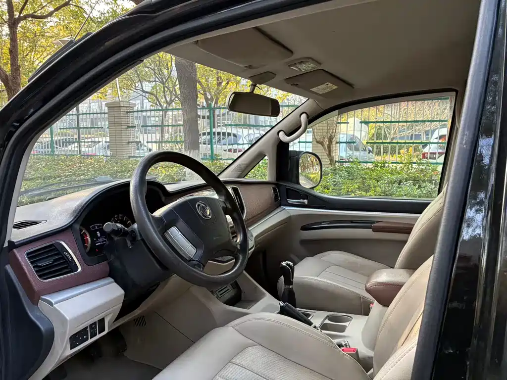 Lingzhi 2017 M5 1.6L Comfort Model купить на сайте DeffCars