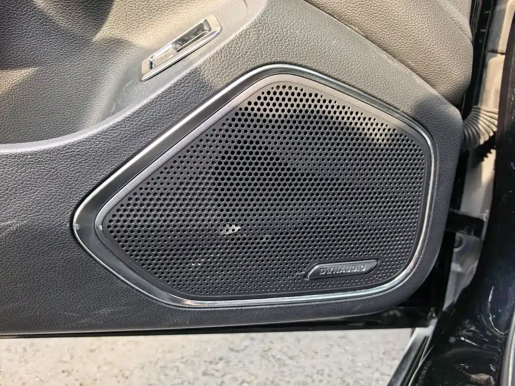 Hongqi H5 2023 2.0T Automatic Intelligent Connected Flag Edition купить на сайте DeffCars