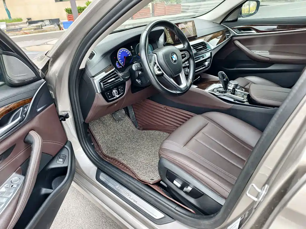 BMW 5 Series 2019 525Li Luxury Package купить на сайте DeffCars