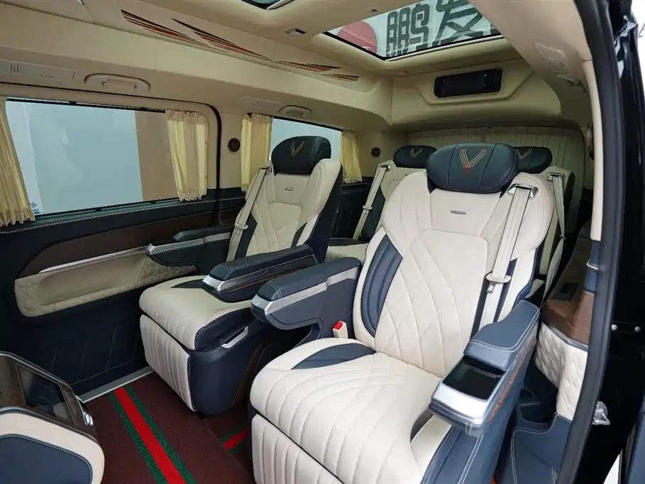 Mercedes-Benz V-Class 2022 V 260 L Long Wheelbase Luxury Edition купить на сайте DeffCars