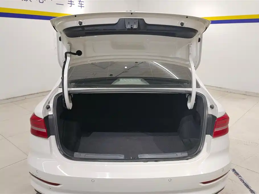 Lavida 2019 1.5L Automatic Fashion Edition National VI купить на сайте DeffCars