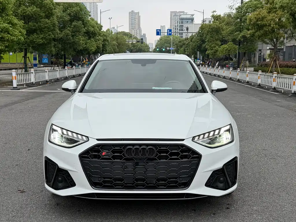 Audi A4L 2020 40 TFSI Fashionable and Dynamic купить на сайте DeffCars
