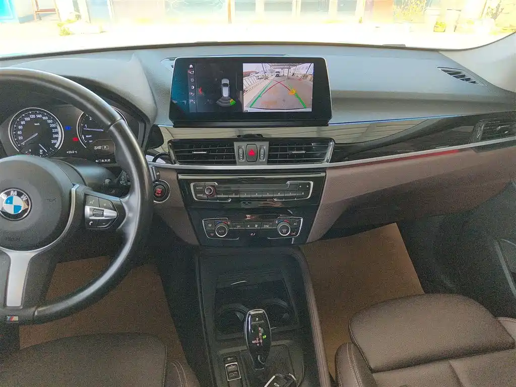 BMW X1 2021 sDrive25Li Leading Model купить на сайте DeffCars