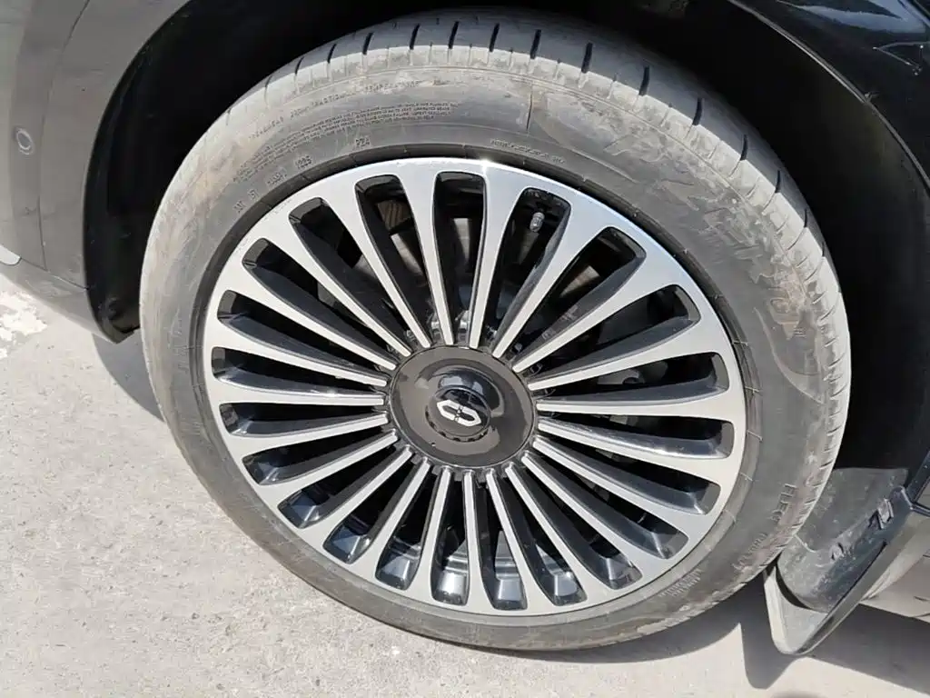 Wenjie M9 2025 extended range Ultra version 52kWh 6-seater version 192-line lidar) купить на сайте DeffCars