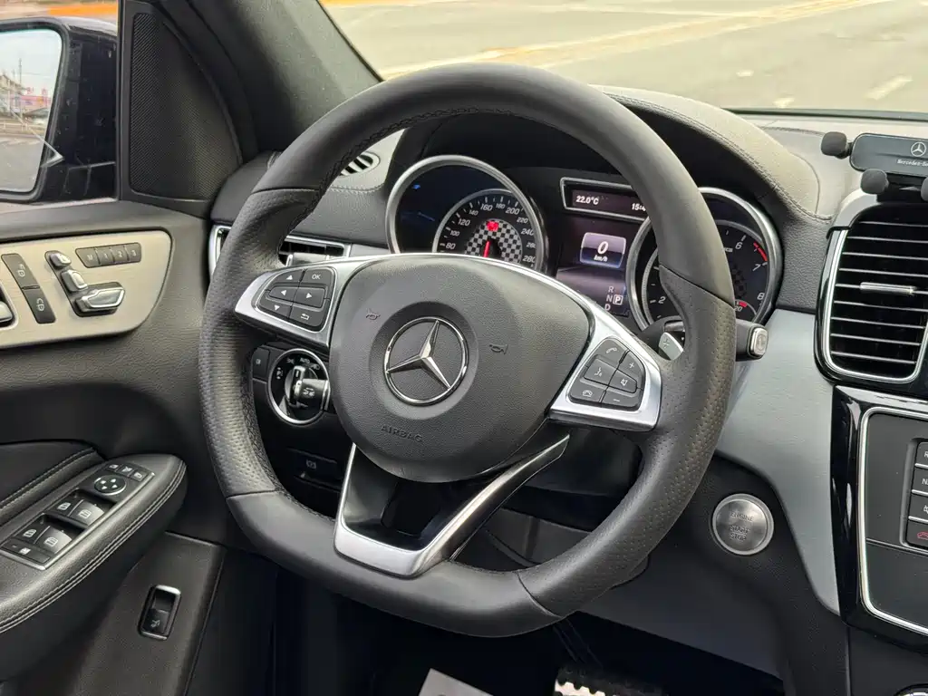 Mercedes-Benz GLE AMG 2017 AMG GLE 43 4MATIC купить на сайте DeffCars