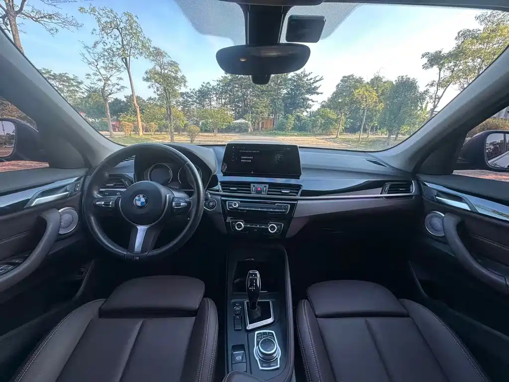 BMW X1 2022 sDrive25Li Leading Model купить на сайте DeffCars