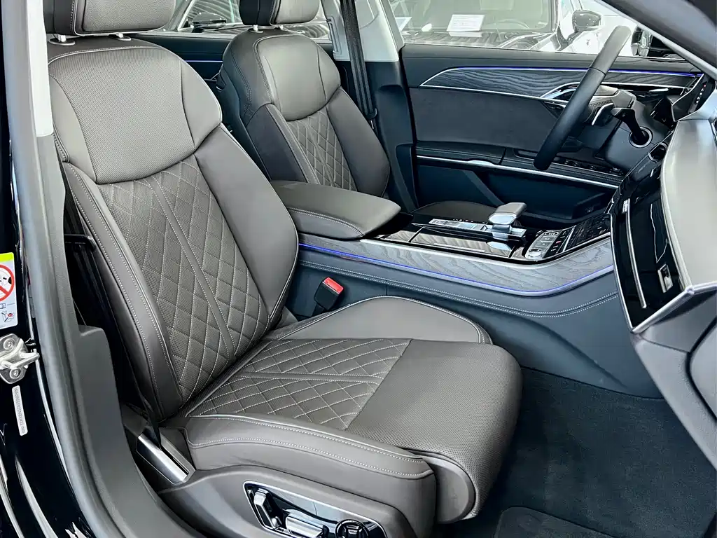 Audi A8 2025 A8L 50 TFSI quattro Premium Selection купить на сайте DeffCars