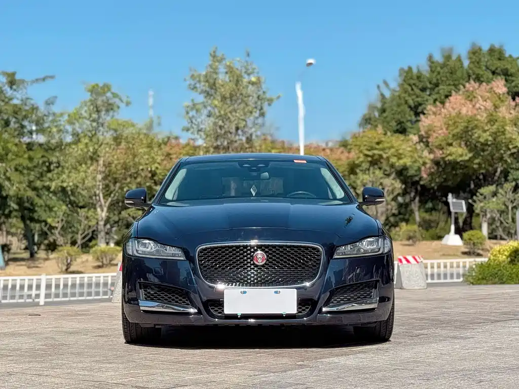 Jaguar XFL 2018 XFL 2.0T 250PS Deluxe Edition купить на сайте DeffCars