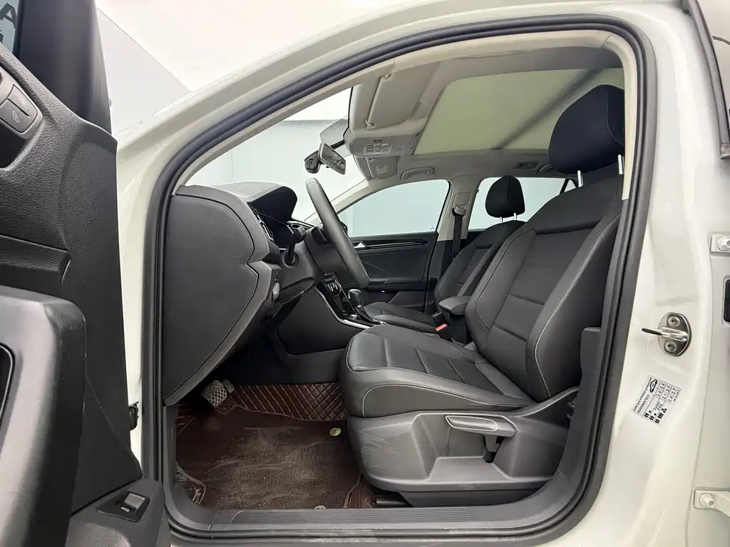 T-ROC 2021 280TSI DSG two-wheel drive comfort intelligent connected version купить на сайте DeffCars