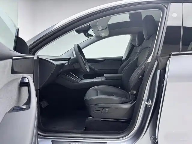 Model Y 2025 rear-wheel drive version купить на сайте DeffCars
