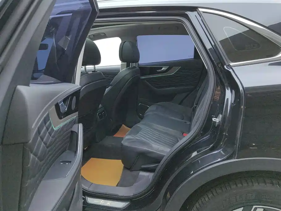Hongqi HS5 2022 facelift 2.0T Zhilian Flagship Edition купить на сайте DeffCars