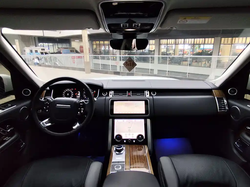 Range Rover 2018 3.0 SC V6 Vogue Extended Edition купить на сайте DeffCars