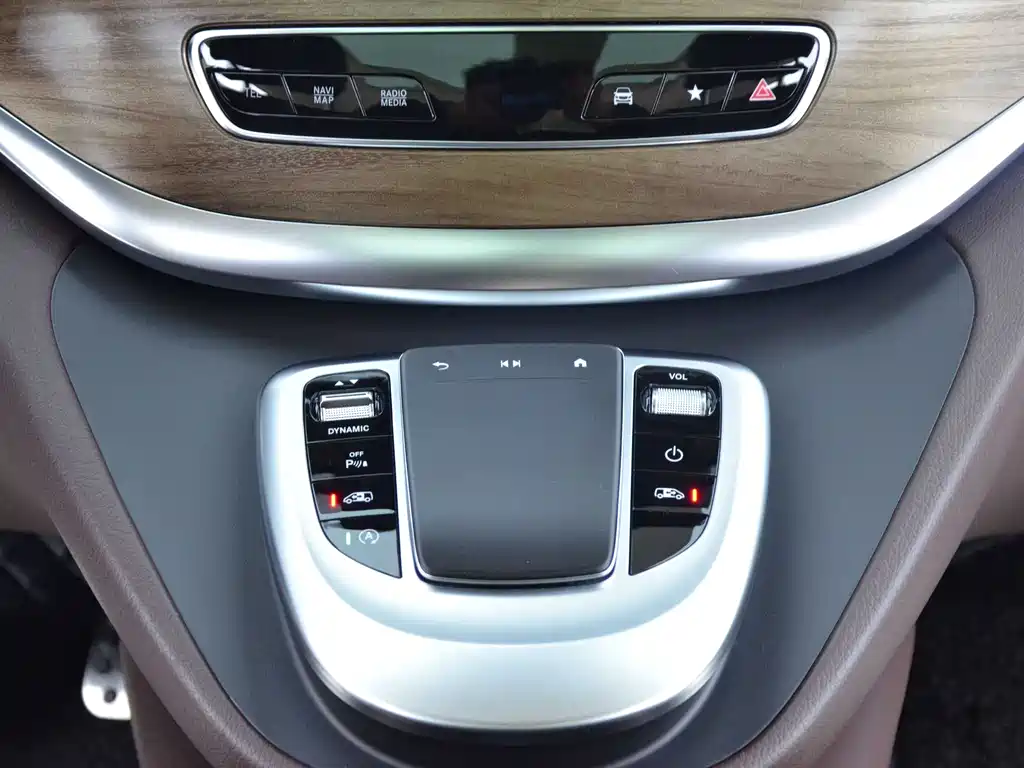Mercedes-Benz V-Class 2022 V 260 L Long Wheelbase Luxury Edition купить на сайте DeffCars