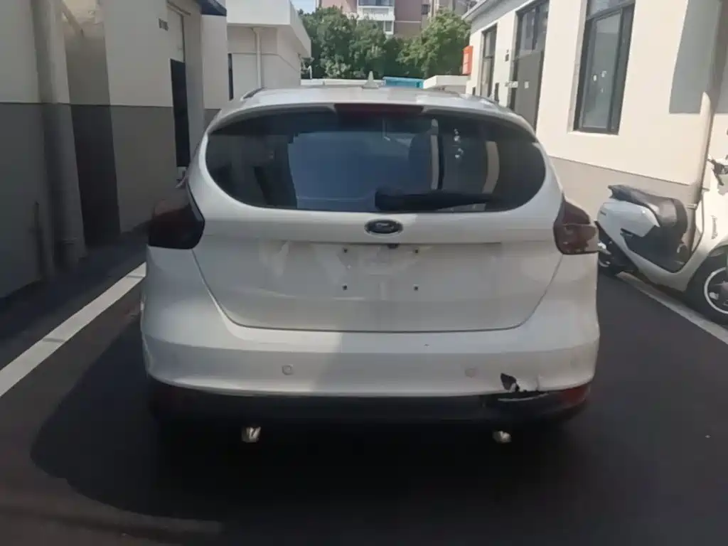 Focus 2017 hatchback EcoBoost 125 manual super stylish smart mobility version купить на сайте DeffCars