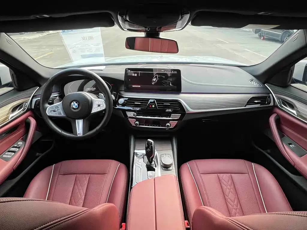 BMW 5 Series 2023 530Li Leading M Sports Package купить на сайте DeffCars