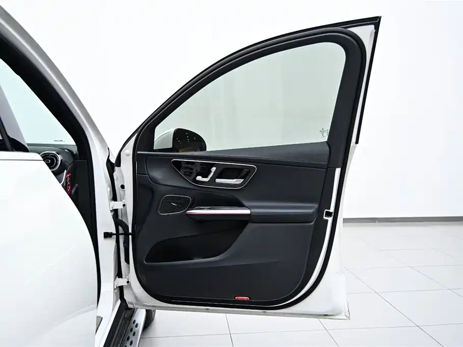 Mercedes-Benz GLC 2024 GLC 260 L 4MATIC luxury model 5 seats купить на сайте DeffCars