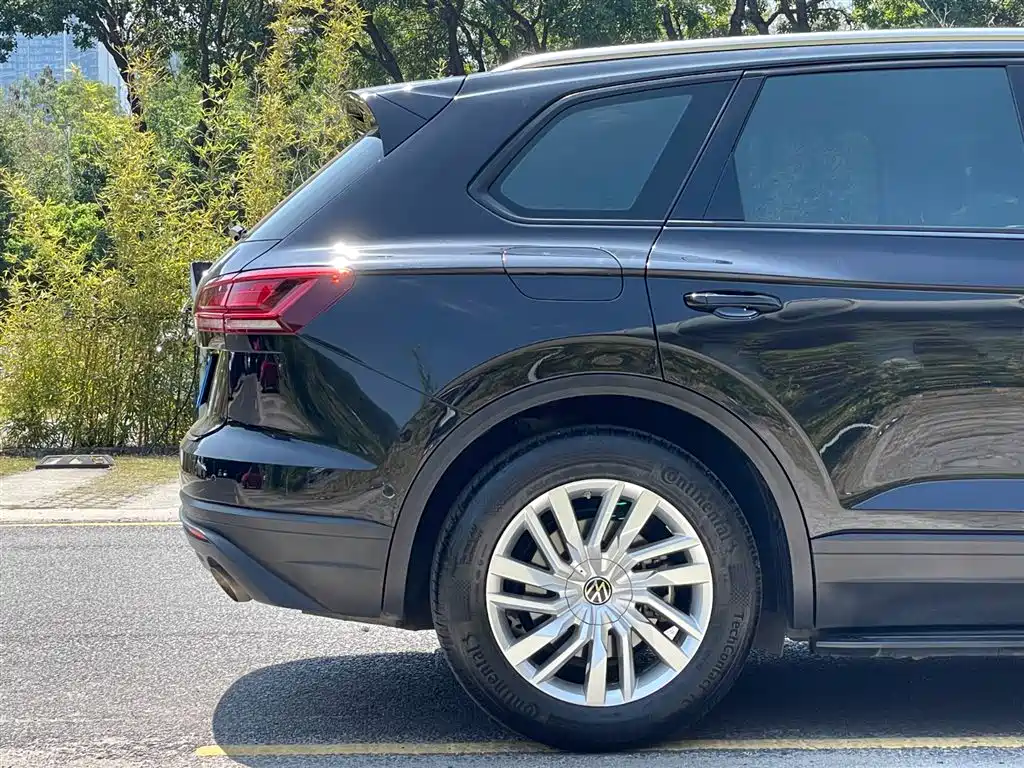 Touareg 2021 2.0TSI Pilot Special Edition купить на сайте DeffCars