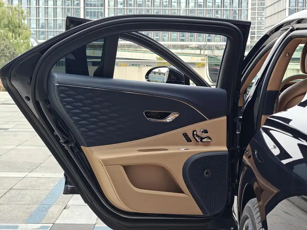 Flying Spur 2021 4.0T V8 Standard Edition купить на сайте DeffCars