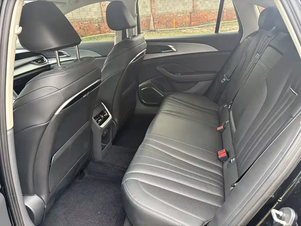 Hongqi H5 2023 1.5T DCT Zhilian Qiyun Edition купить на сайте DeffCars