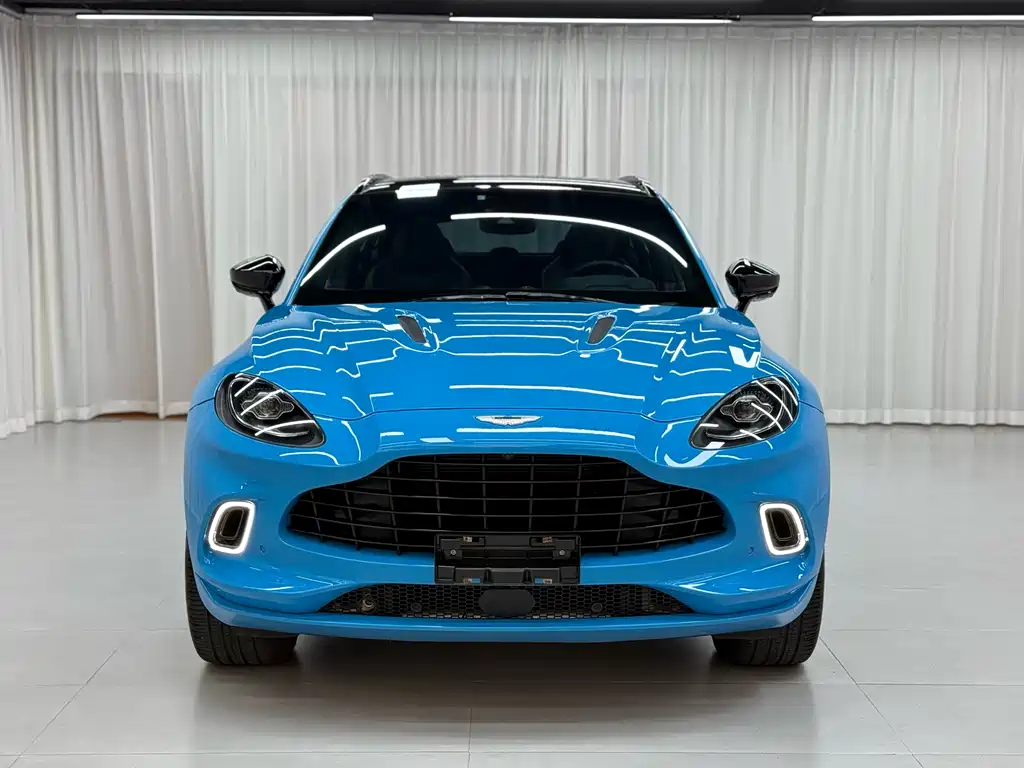 Aston Martin DBX 2022 3.0T STRAIGHT-SIX купить на сайте DeffCars
