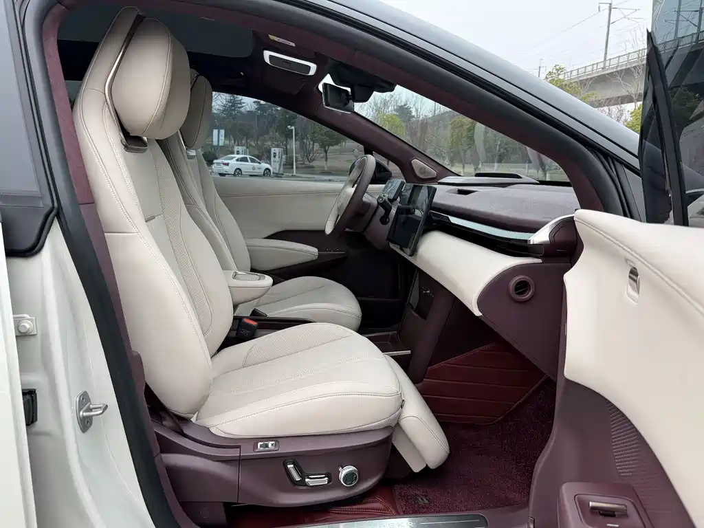 Jikrypton X 2023 rear-wheel drive YOU version 4 seats купить на сайте DeffCars