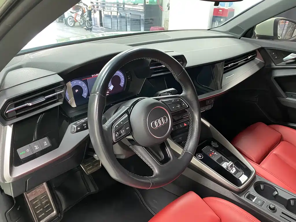 Audi A3 2023 Sportback 35 TFSI luxury sports model купить на сайте DeffCars