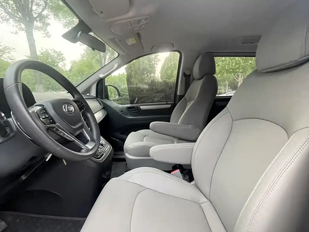 Maxus G10 2022 2.0T automatic smart version, gasoline, 7 seats купить на сайте DeffCars