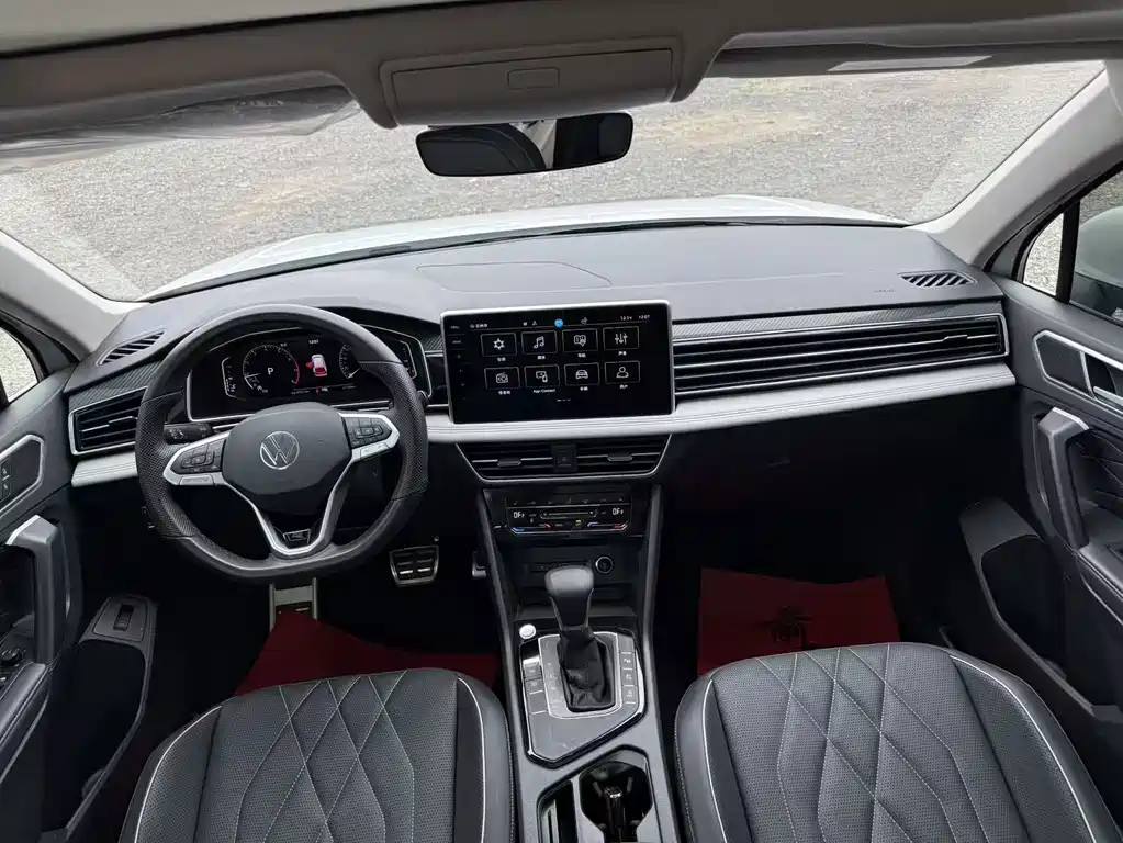 Tiguan L 2024 330TSI automatic two-wheel drive R-Line version купить на сайте DeffCars