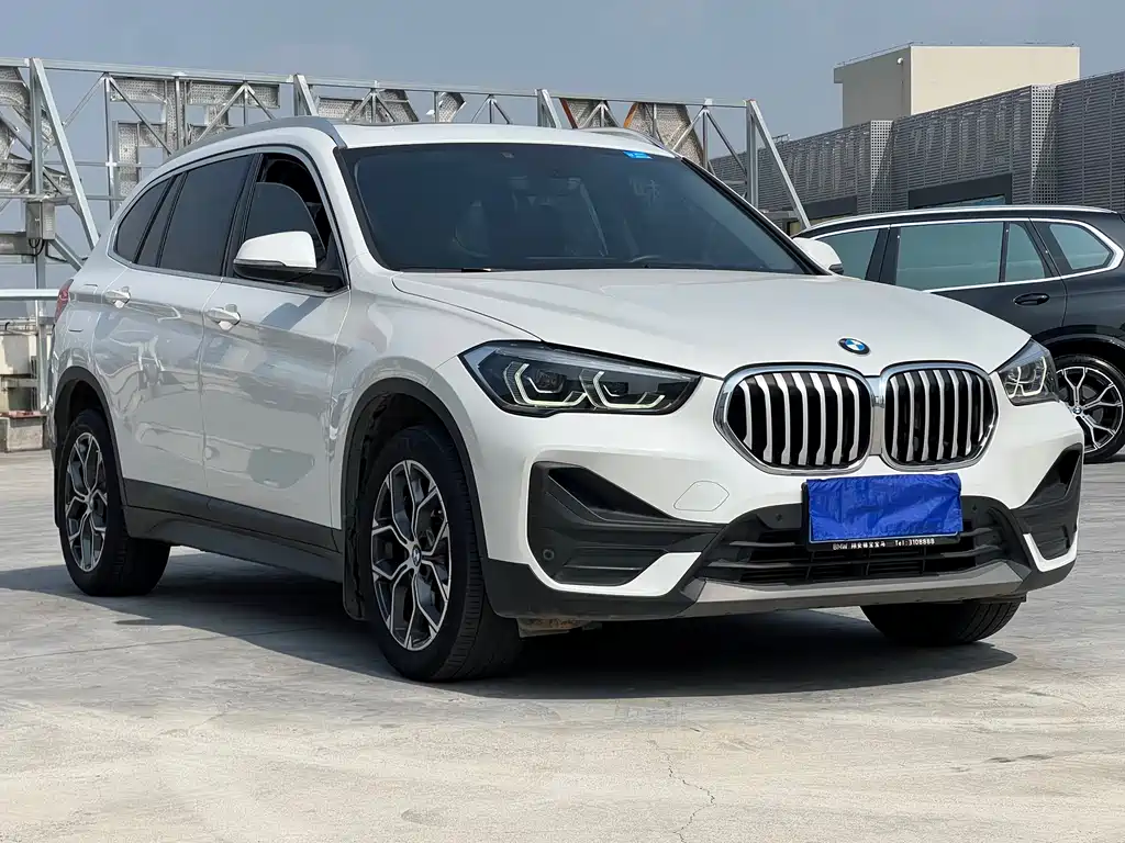 BMW X1 2022 sDrive25Li Leading Model купить на сайте DeffCars