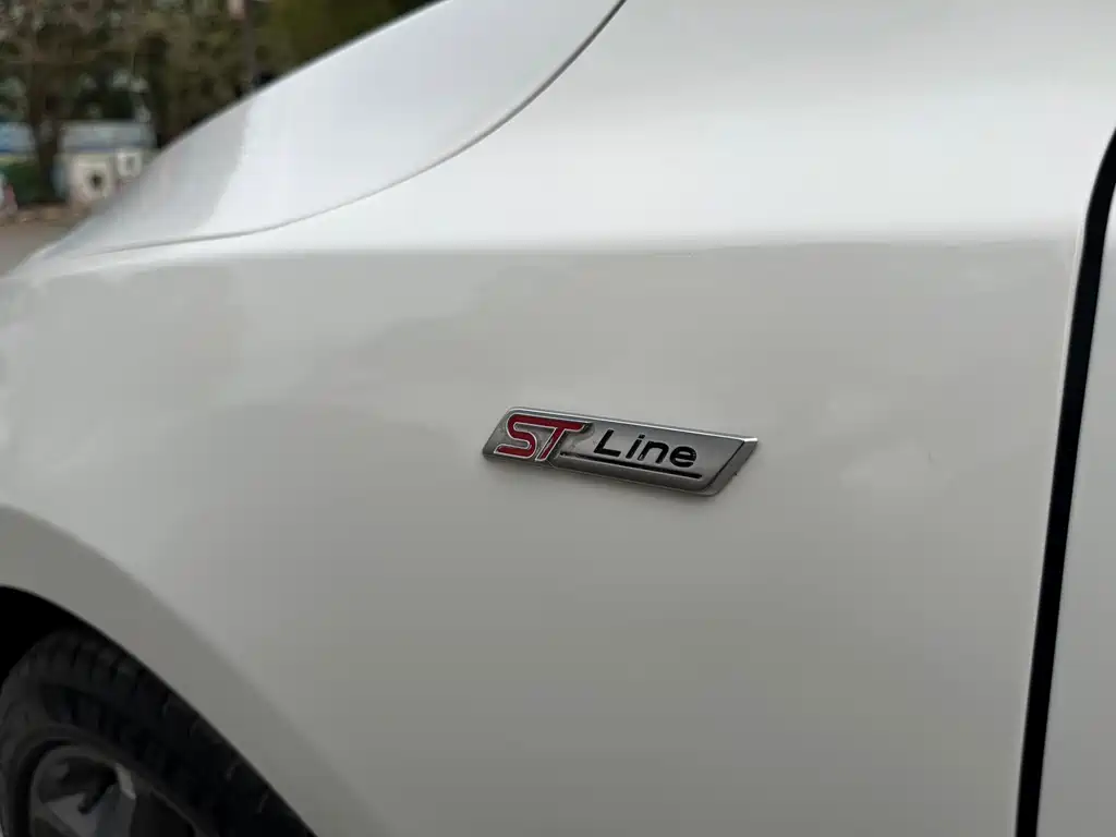 Focus 2022 Hatchback EcoBoost 180 Automatic ST Line купить на сайте DeffCars