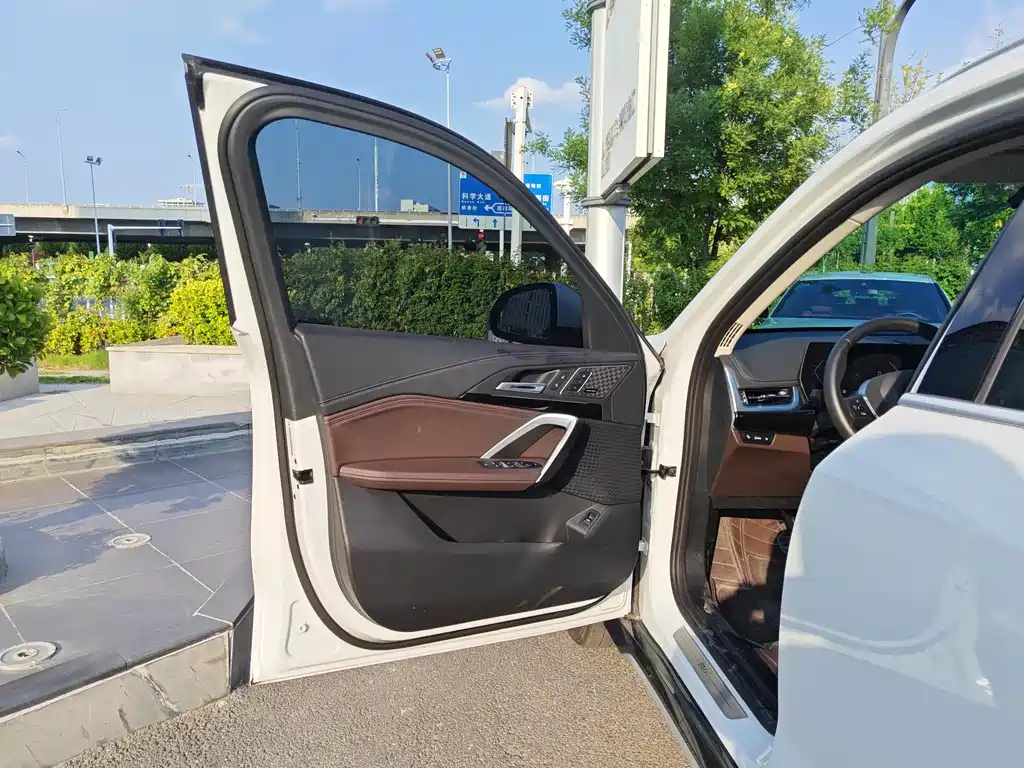 BMW X1 2023 xDrive25Li X Design Package купить на сайте DeffCars