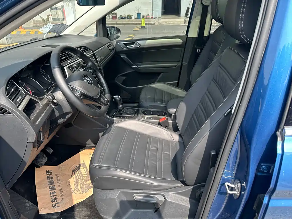 Touran 2018 Touran L 280TSI DSG Extended Edition 7 seats National V купить на сайте DeffCars