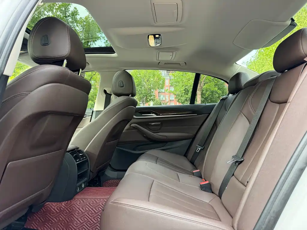 BMW 5 Series 2018 525Li Luxury Package купить на сайте DeffCars