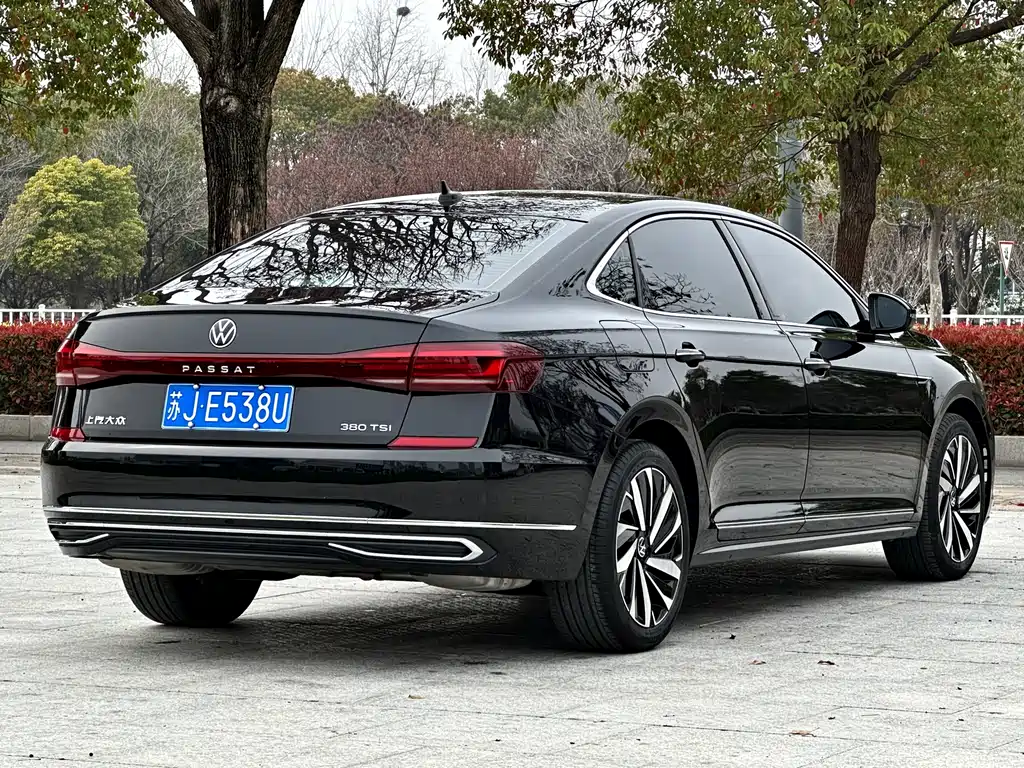 Passat 2024 380TSI Deluxe Edition купить на сайте DeffCars