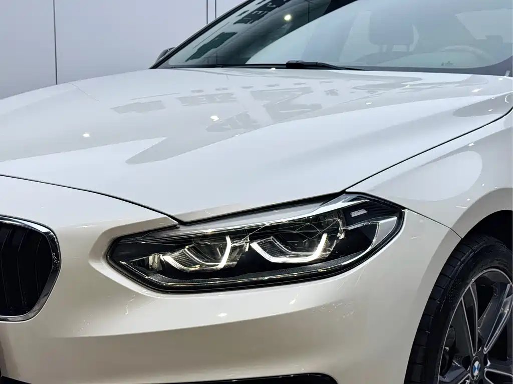 BMW 1 Series 2018 118i Sports купить на сайте DeffCars