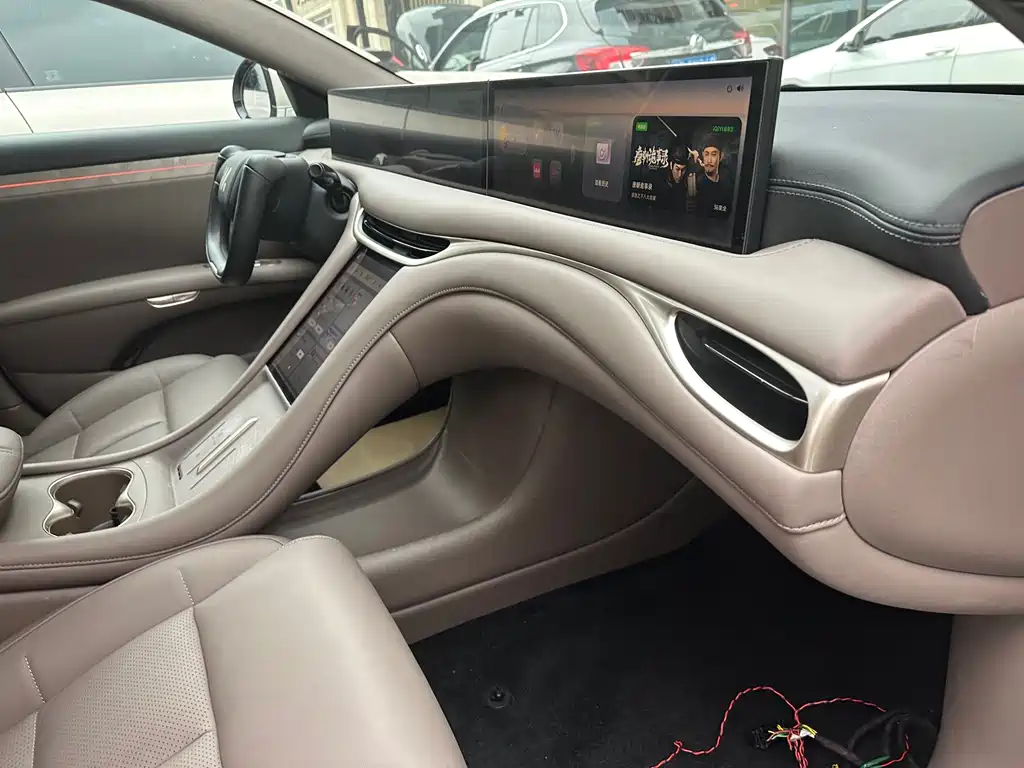 Zhiji L6 2025 Max+ купить на сайте DeffCars