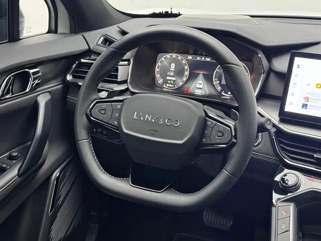 Lynk & Co 06 2023 Remix 1.5T Jin Halo купить на сайте DeffCars