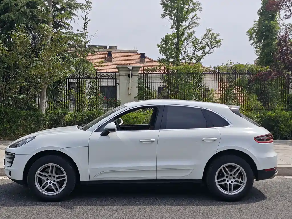 Macan 2017 Macan 2.0T купить на сайте DeffCars