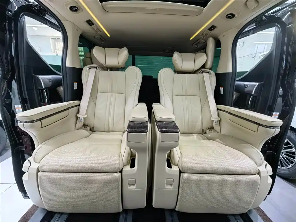 Wilfa 2021 Crown Dual Engine 2.5L HV Premium Edition купить на сайте DeffCars