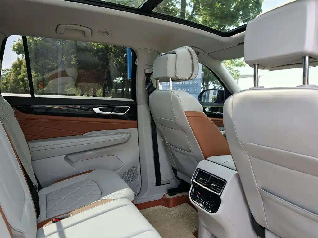 Touron 2023 530 V6 four-wheel drive flagship version купить на сайте DeffCars