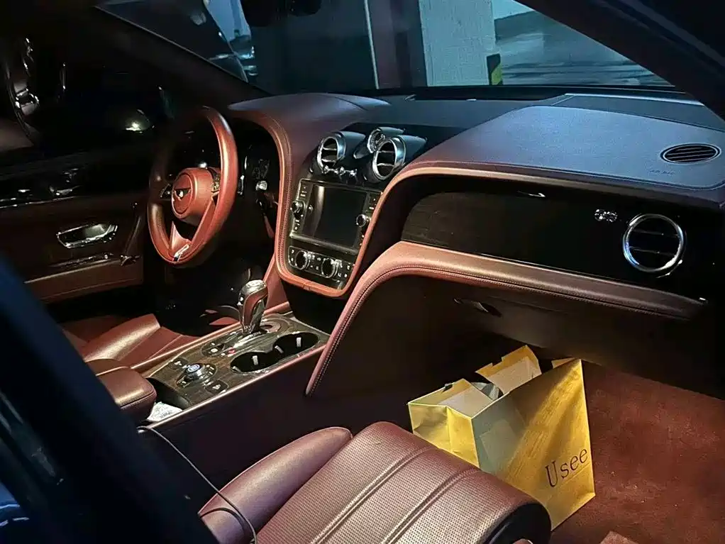 Bentayga 2018 4.0T V8 купить на сайте DeffCars
